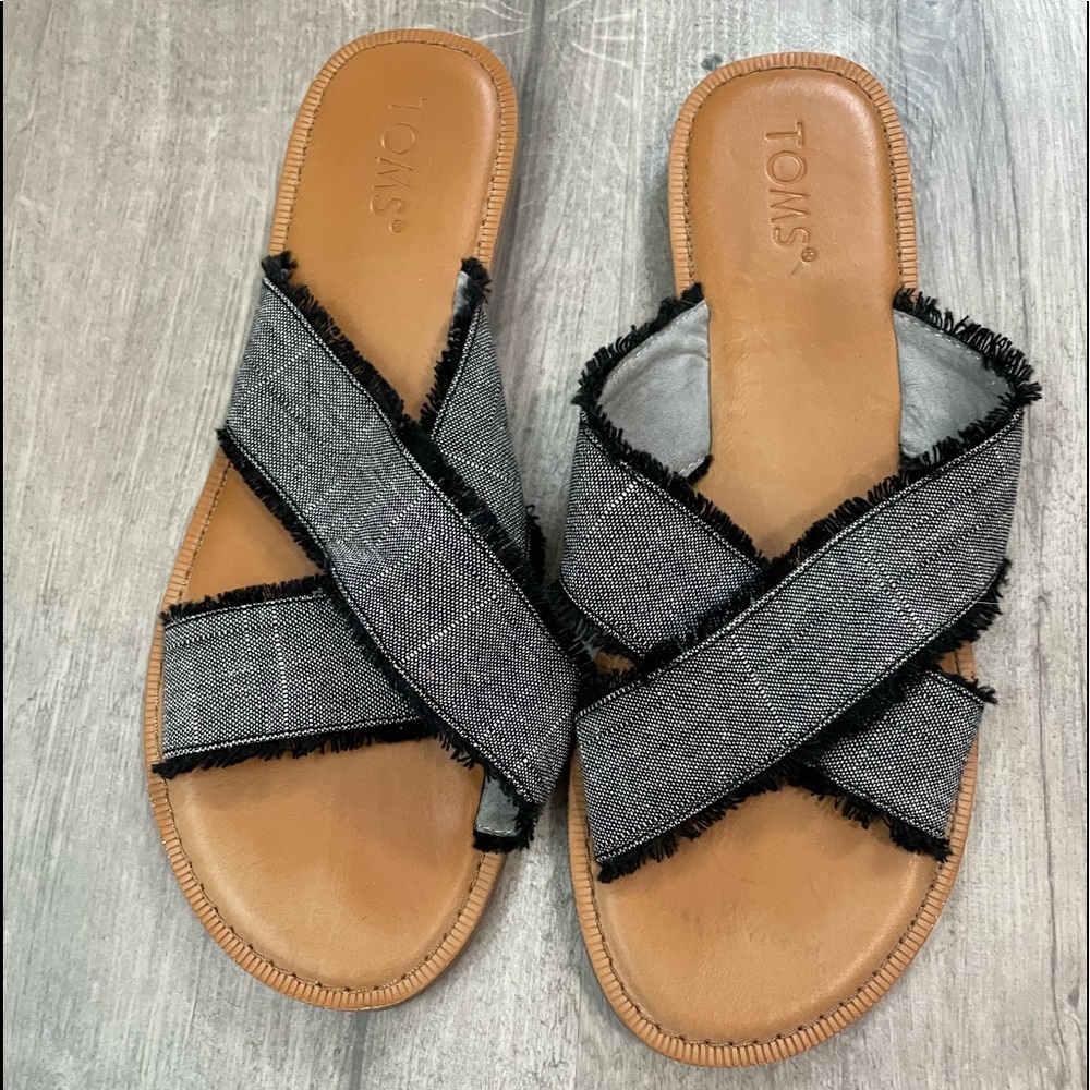 Tom’s Flats Sandles